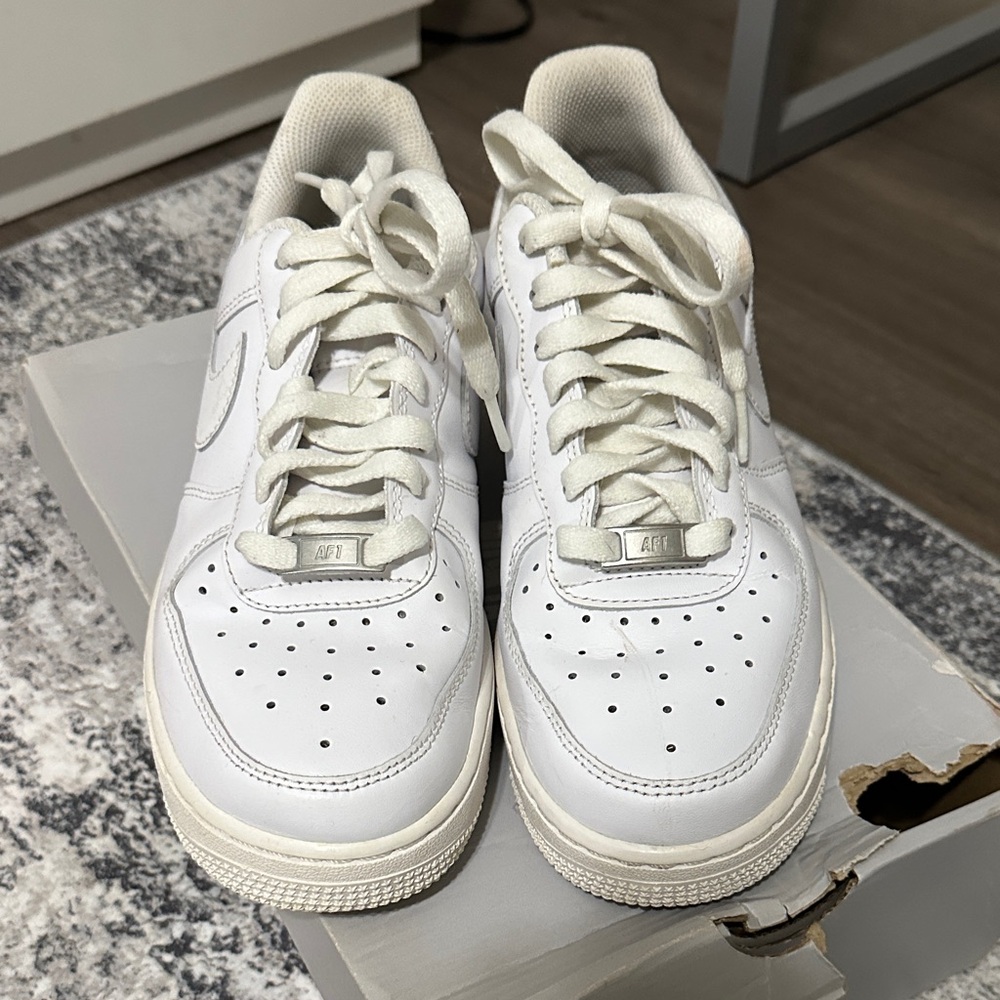 Womens white Air force 1”s